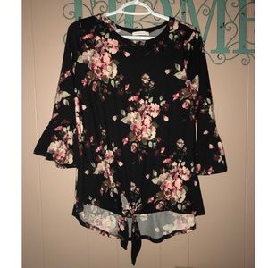 ❤️SOLD❤️ Reb. J Bell Sleeve Front Knot Top